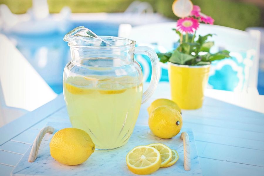 Citronnade en carafe